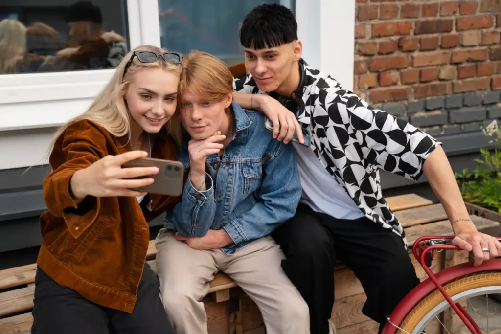 3 Gen Z-ers taking a wefie